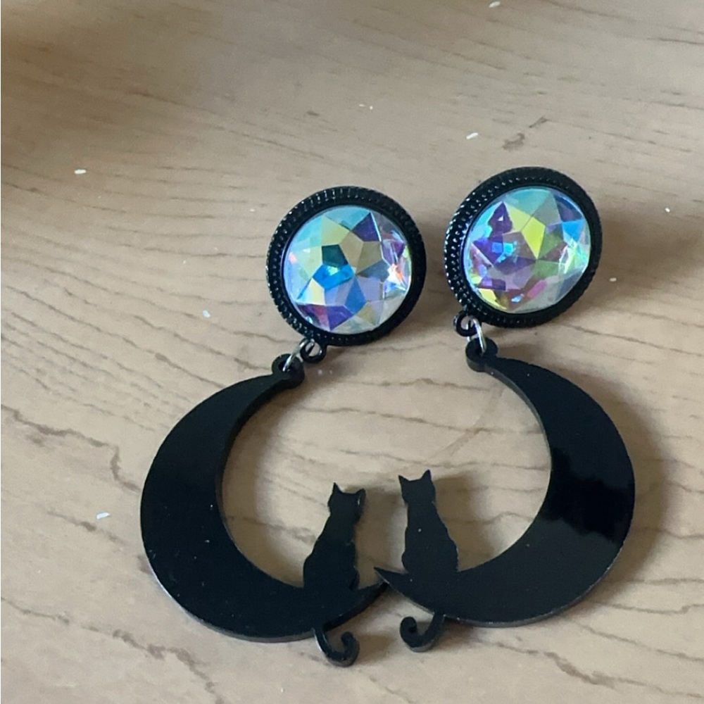 Brand new love kills boutique ear plug